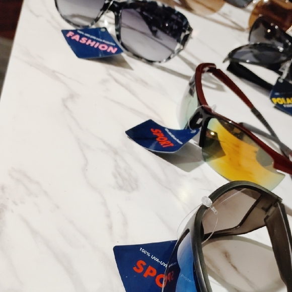 20 Pairs Foster Grant Tortoise and Black Sunglasses Set - Picture 3 of 9